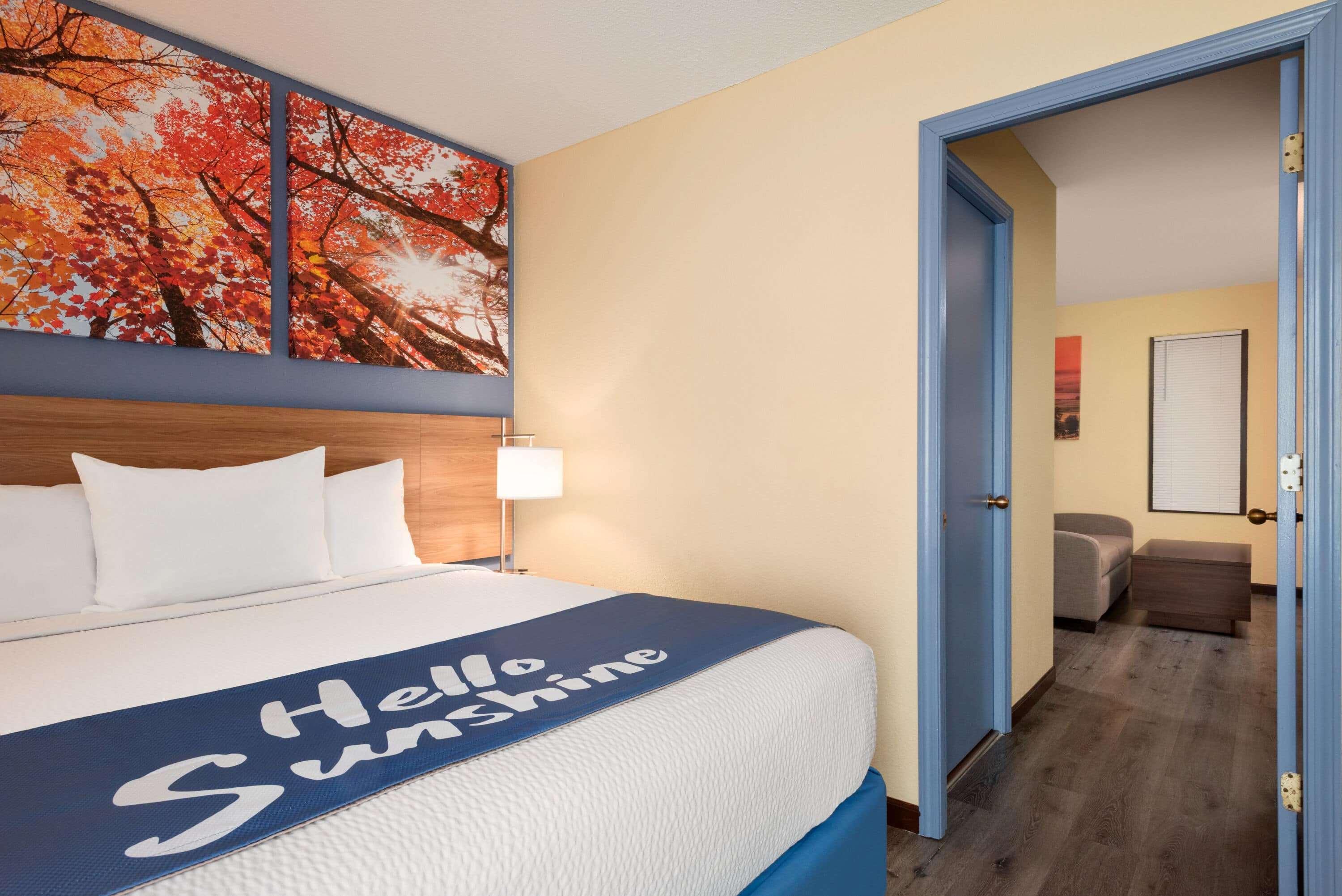 Days Inn & Suites By Wyndham Меррилвилл Экстерьер фото