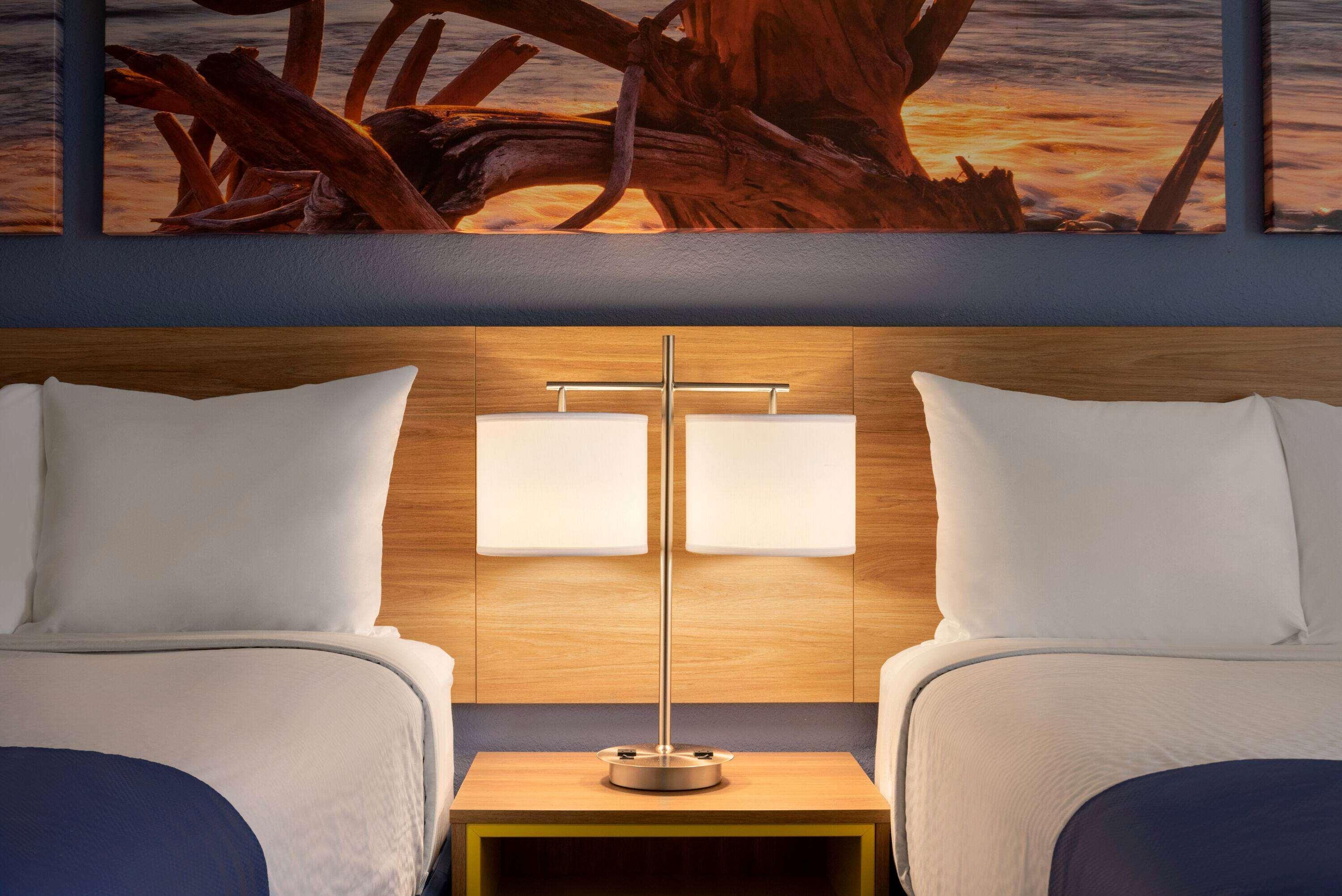 Days Inn & Suites By Wyndham Меррилвилл Экстерьер фото