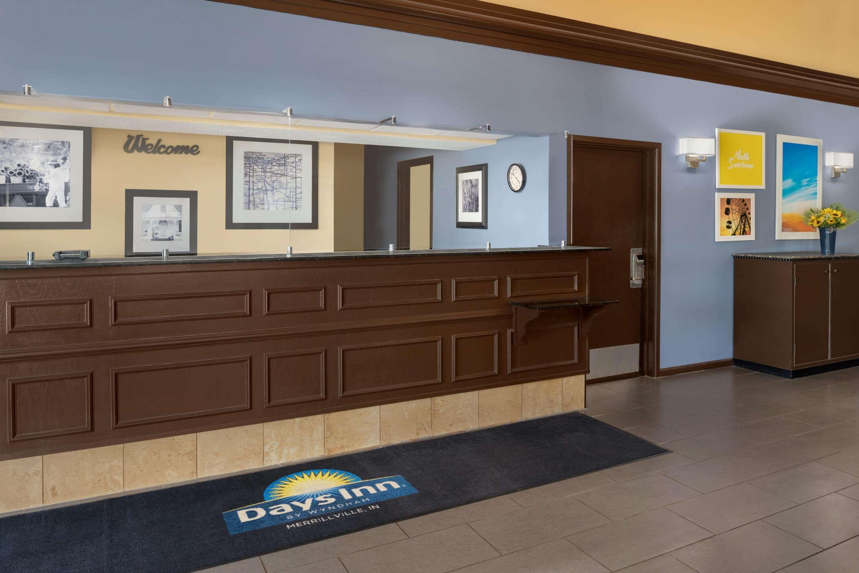 Days Inn & Suites By Wyndham Меррилвилл Экстерьер фото