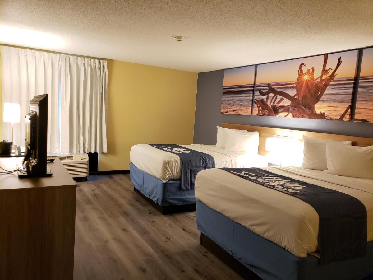 Days Inn & Suites By Wyndham Меррилвилл Экстерьер фото
