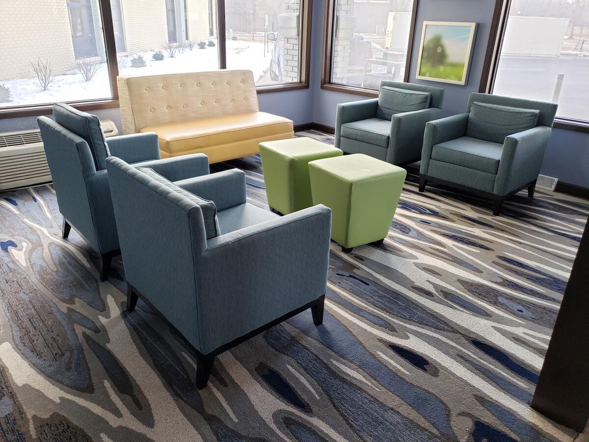 Days Inn & Suites By Wyndham Меррилвилл Экстерьер фото